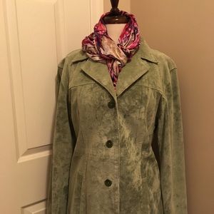 🍁🍂🍁Ladies Large Soft Green Suede Coat -